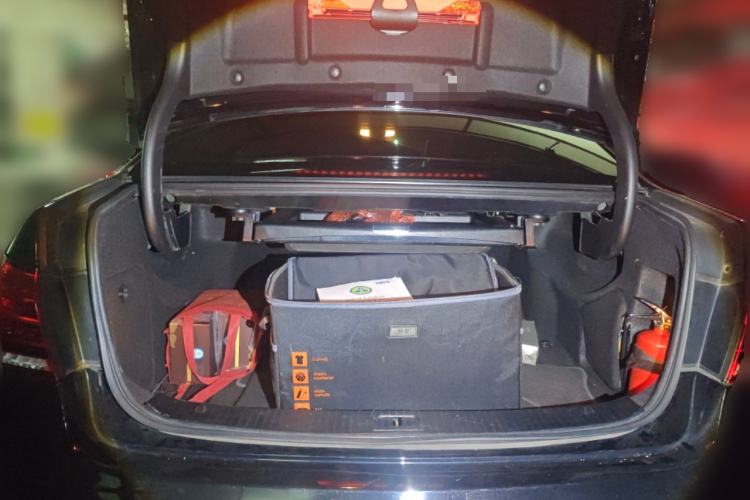 Used Mercedes-Benz E-Class 2015 E 400 L Hybrid Trunk