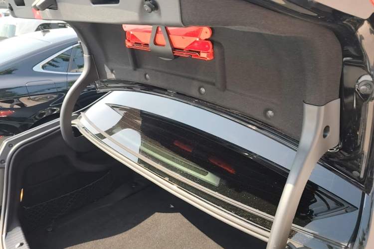 Used Mercedes-Benz E-Class 2015 E 320 L Sport 4MATIC Trunk