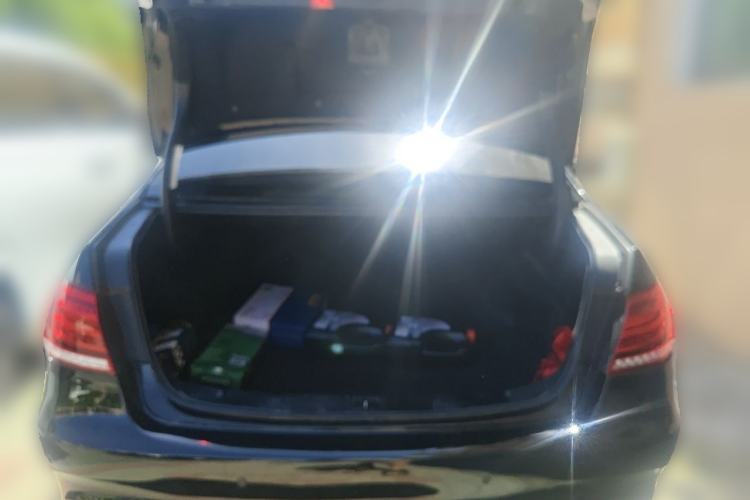 Used Mercedes-Benz E-Class 2015 E 260 L Sport & Fashion Model Trunk