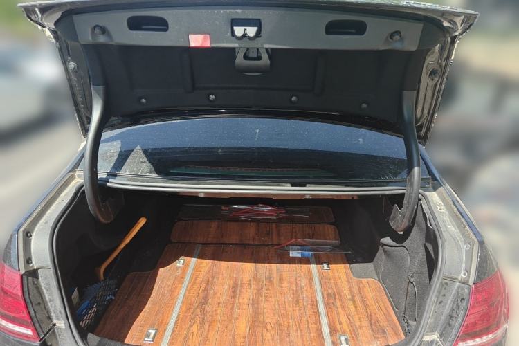 Used Mercedes-Benz E-Class 2015 Facelift E 200 L Trunk
