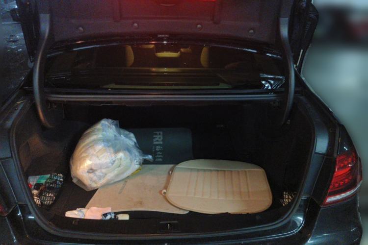 Used Mercedes-Benz E-Class 2015 E 260 L Sport & Fashion Model Trunk