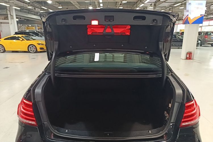 Used Mercedes-Benz E-Class 2015 Facelift E 200 L Trunk