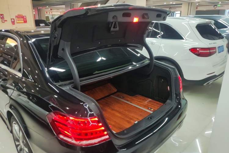 Used Mercedes-Benz E-Class 2015 Restyled E 260 L Sport Edition Trunk