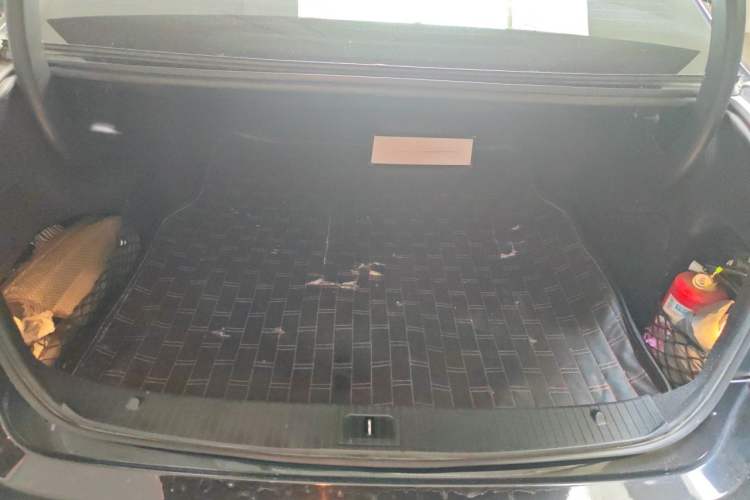 Used Mercedes-Benz E-Class 2015 E 260 L Luxury Model Trunk