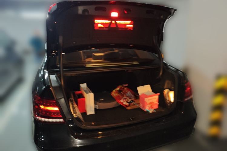 Used Mercedes-Benz E-Class 2015 Facelift E 180 L Trunk