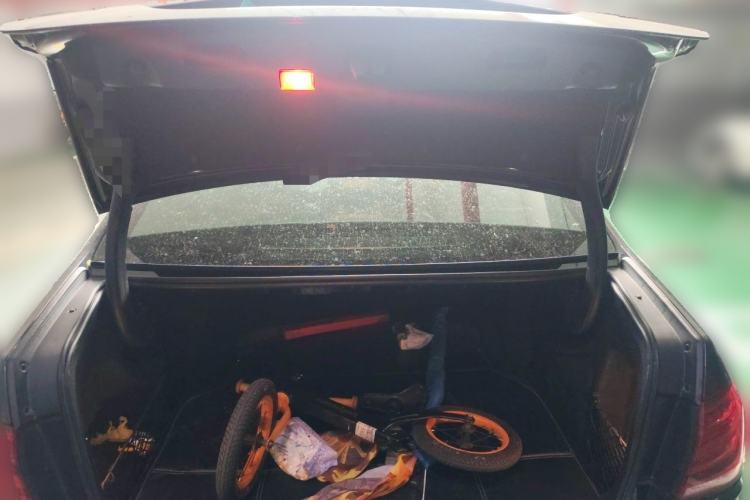 Used Mercedes-Benz E-Class 2015 E 200 L Trunk
