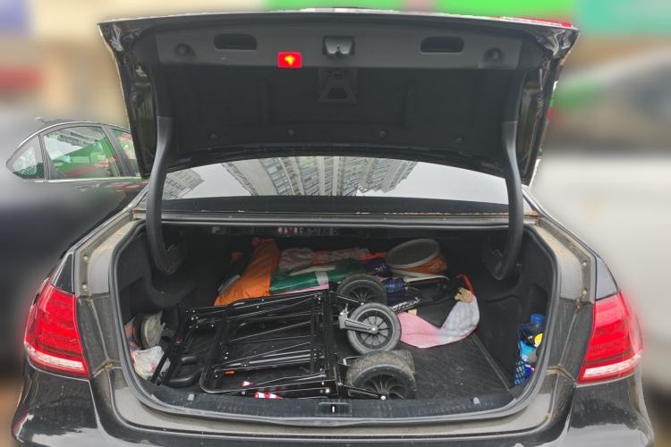 Used Mercedes-Benz E-Class 2015 E 260 L Sport & Fashion Model Trunk