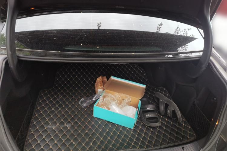 Used Mercedes-Benz E-Class 2015 E 200 L Trunk