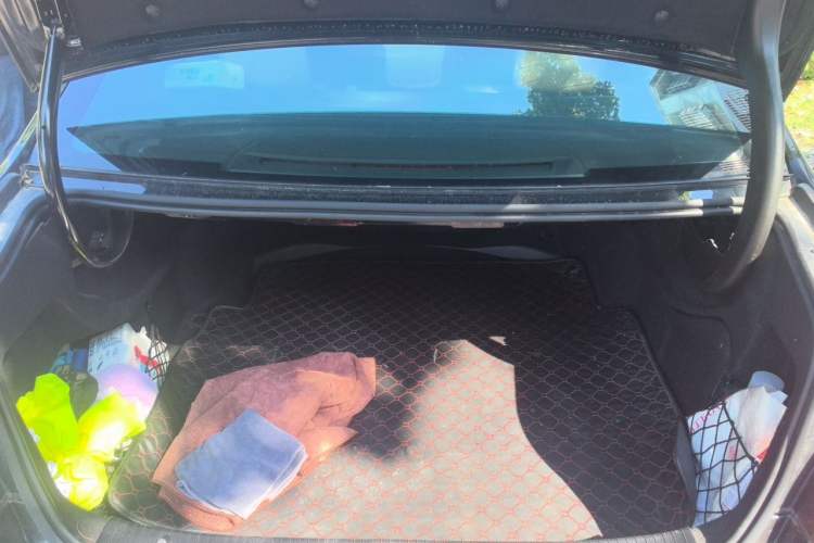Used Mercedes-Benz E-Class 2015 E 200 L Trunk