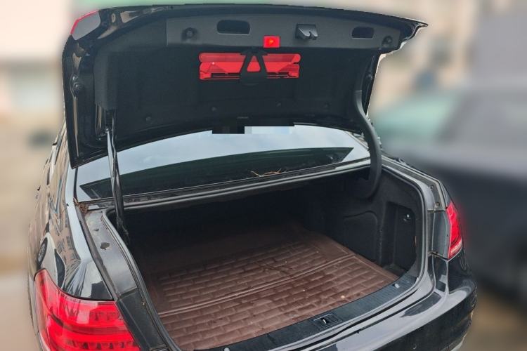 Used Mercedes-Benz E-Class 2015 E 260 L Sport Edition Trunk