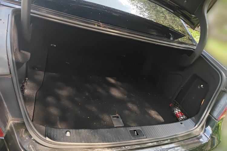 Used Mercedes-Benz E-Class 2015 E 320 L 4MATIC Trunk