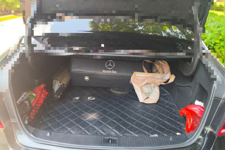 Used Mercedes-Benz E-Class 2015 E 260 L Sport & Fashion Model Trunk
