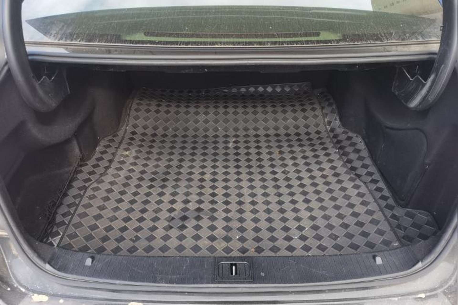 Used Mercedes-Benz E-Class 2015 Revised E 260 L Trunk