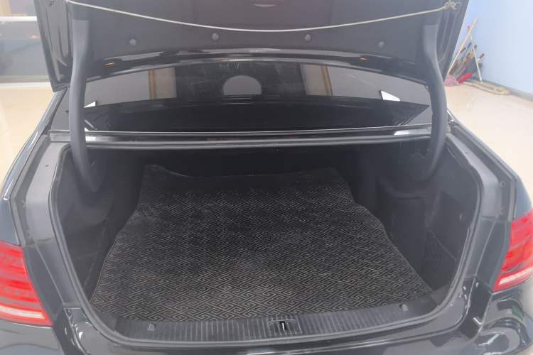 Used Mercedes-Benz E-Class 2015 E 320 L 4MATIC Trunk
