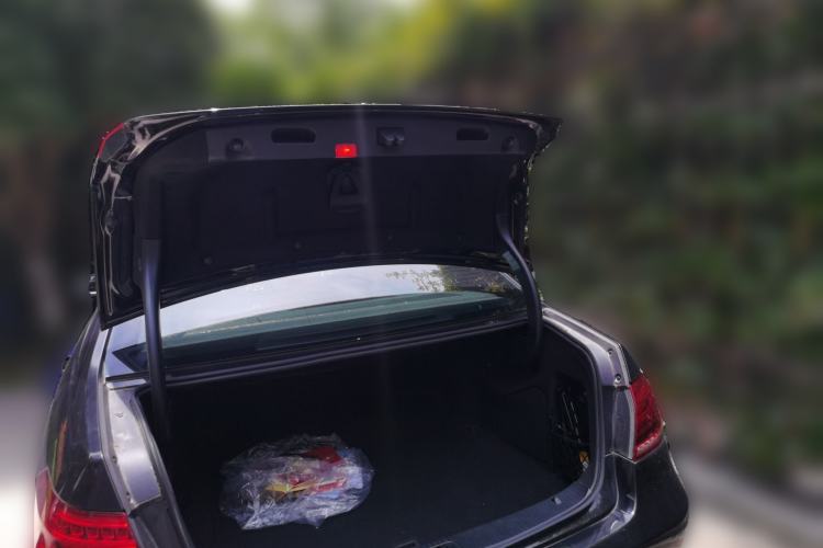Used Mercedes-Benz E-Class 2015 Facelift E 200 L Trunk