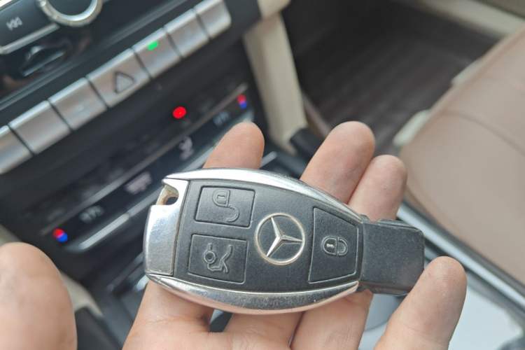 Used Mercedes-Benz E-Class 2015 E 260 L Sport Edition Vehicle Key