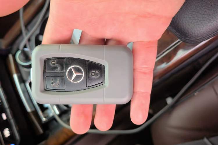 Used Mercedes-Benz E-Class 2015 E 320 L 4MATIC Vehicle Key