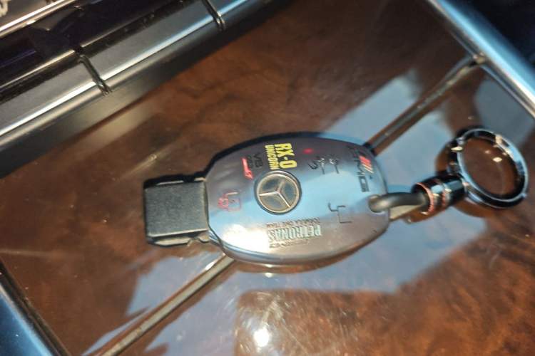 Used Mercedes-Benz E-Class 2015 E 200 L Vehicle Key