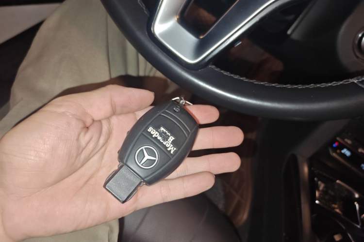 Used Mercedes-Benz E-Class 2015 Facelift E 200 L Sport Edition Vehicle Key