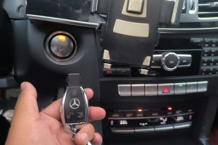 Used Mercedes-Benz E-Class 2015 E 320 L Sport 4MATIC Vehicle Key