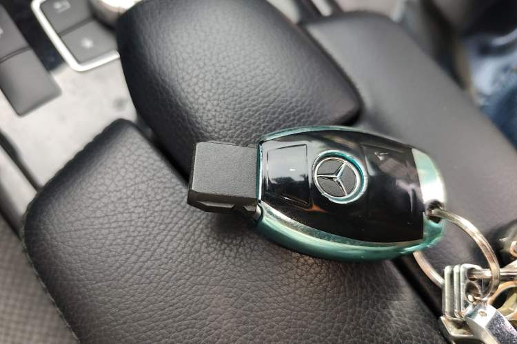 Used Mercedes-Benz E-Class 2015 E 260 L Sport & Fashion Model Vehicle Key
