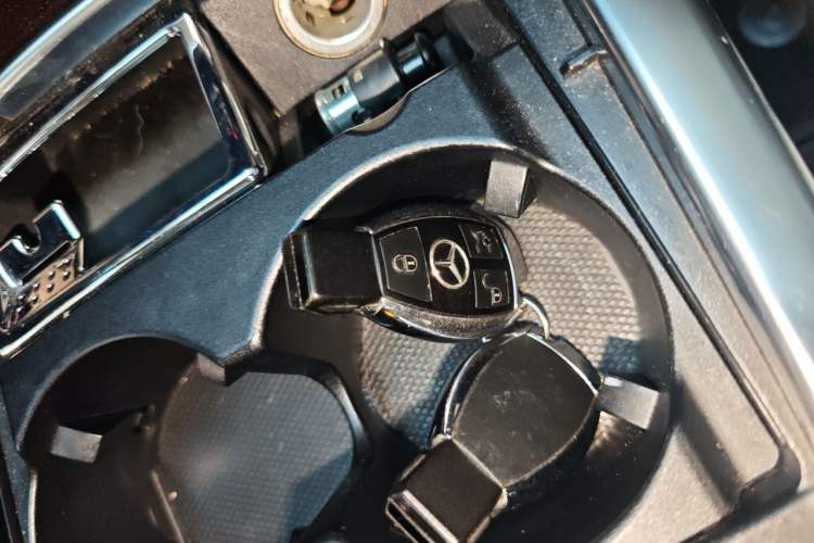 Used Mercedes-Benz E-Class 2015 E 260 L Vehicle Key