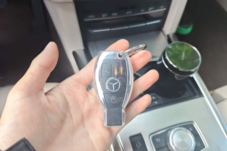 Used Mercedes-Benz E-Class 2015 E 260 L Sport & Fashion Model Vehicle Key