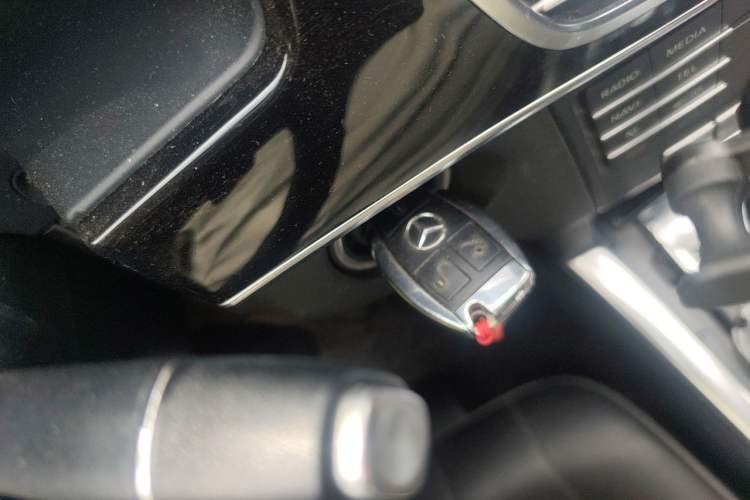 Used Mercedes-Benz E-Class 2015 Revised E 180 L Sport Edition Vehicle Key