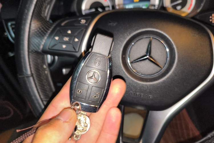 Used Mercedes-Benz E-Class 2015 Restyled E 260 L Sport Edition Vehicle Key