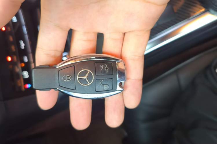 Used Mercedes-Benz E-Class 2015 E 320 L Vehicle Key