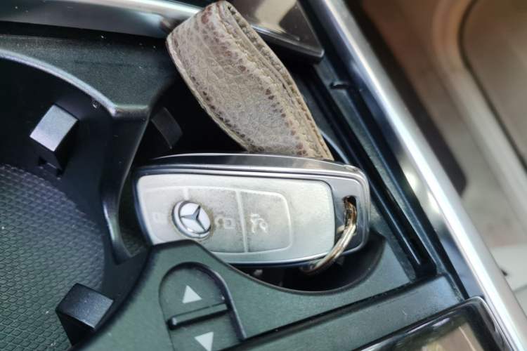 Used Mercedes-Benz E-Class 2015 Revised E 260 L Sporty and Stylish Edition Vehicle Key