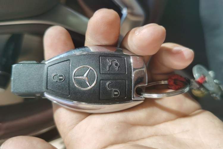 Used Mercedes-Benz E-Class 2015 Revised E 180 L Sport Edition Vehicle Key