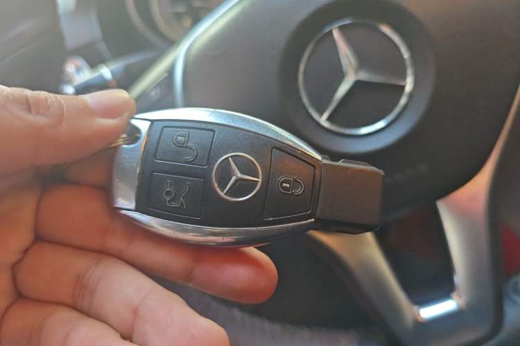 Used Mercedes-Benz E-Class 2015 Revised E 260 L Sporty and Stylish Edition Vehicle Key