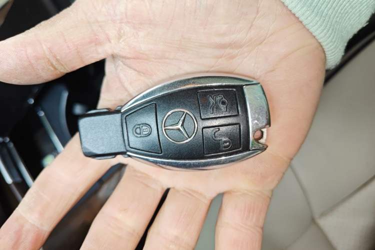 Used Mercedes-Benz E-Class 2015 E 260 L Vehicle Key