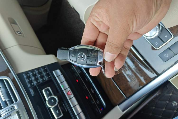 Used Mercedes-Benz E-Class 2015 Revised E 260 L Vehicle Key