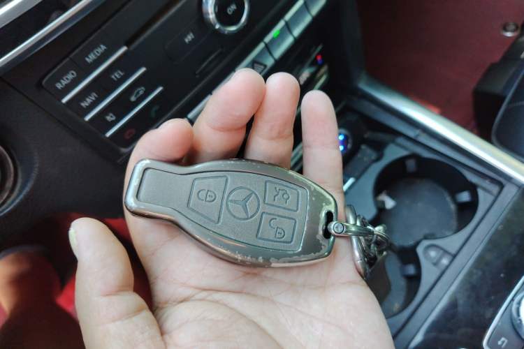 Used Mercedes-Benz E-Class 2015 E 260 L Sport Edition Vehicle Key
