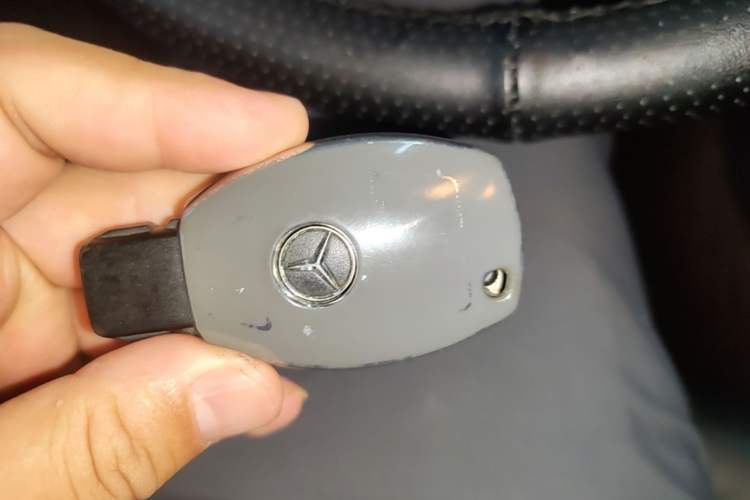 Used Mercedes-Benz E-Class 2015 Facelift E 200 L Vehicle Key