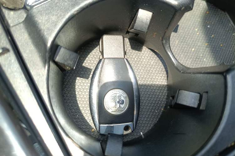 Used Mercedes-Benz E-Class 2015 E 260 L Sport Luxury Model Vehicle Key
