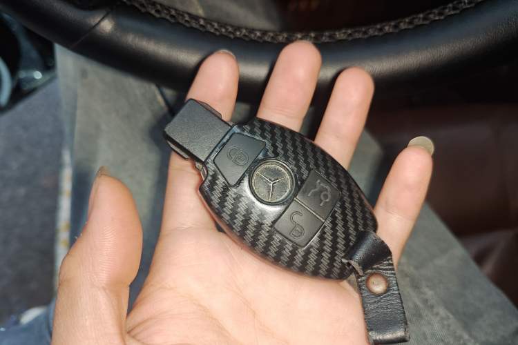 Used Mercedes-Benz E-Class 2015 E 320 L 4MATIC Vehicle Key
