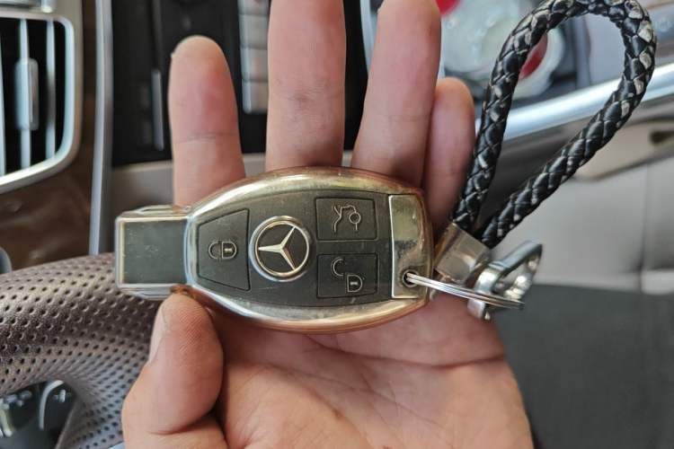 Used Mercedes-Benz E-Class 2015 Facelift E 200 L Vehicle Key