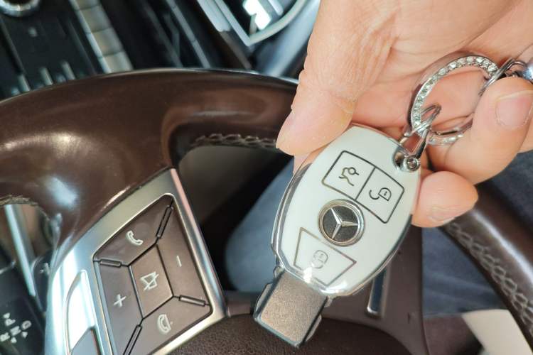 Used Mercedes-Benz E-Class 2015 Facelift E 200 L Vehicle Key