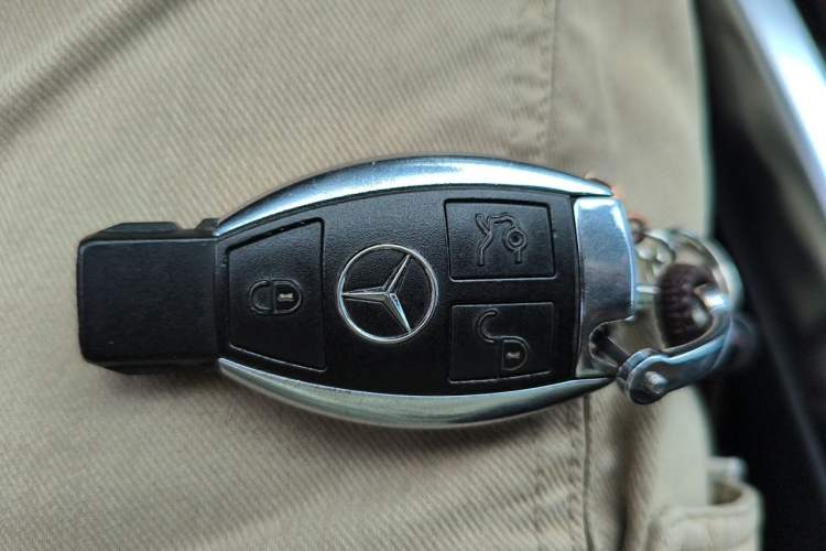 Used Mercedes-Benz E-Class 2015 Restyled E 260 L Sport Edition Vehicle Key