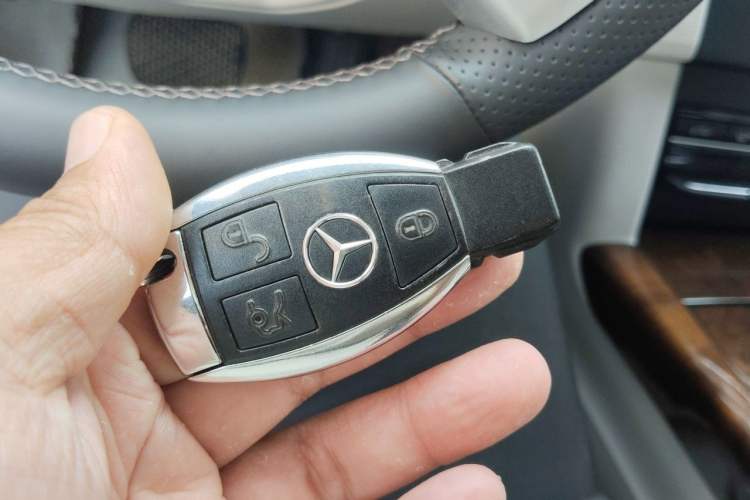 Used Mercedes-Benz E-Class 2015 Revised E 260 L Vehicle Key