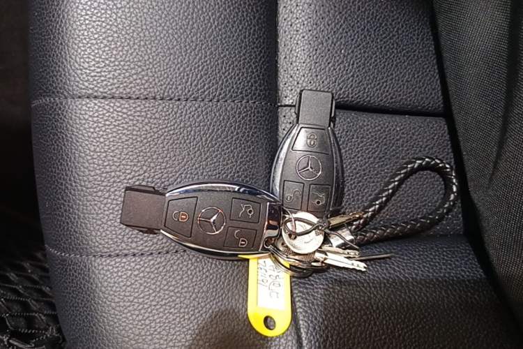 Used Mercedes-Benz E-Class 2015 Facelift E 200 L Vehicle Key