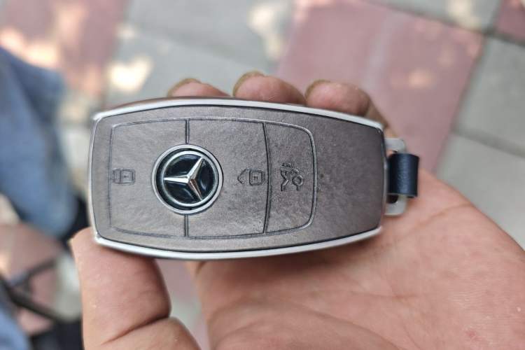 Used Mercedes-Benz E-Class 2015 E 320 L 4MATIC Vehicle Key