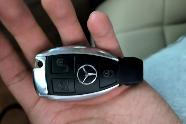 Used Mercedes-Benz E-Class 2015 Restyled E 260 L Sport Edition Vehicle Key