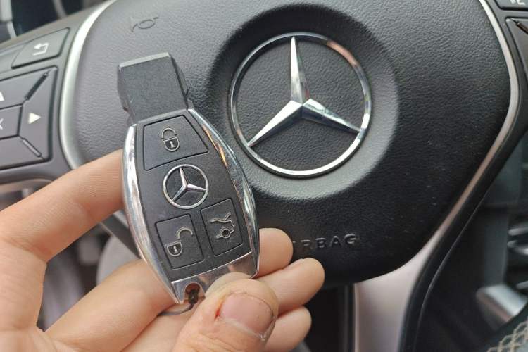 Used Mercedes-Benz E-Class 2015 Restyled E 260 L Sport Edition Vehicle Key