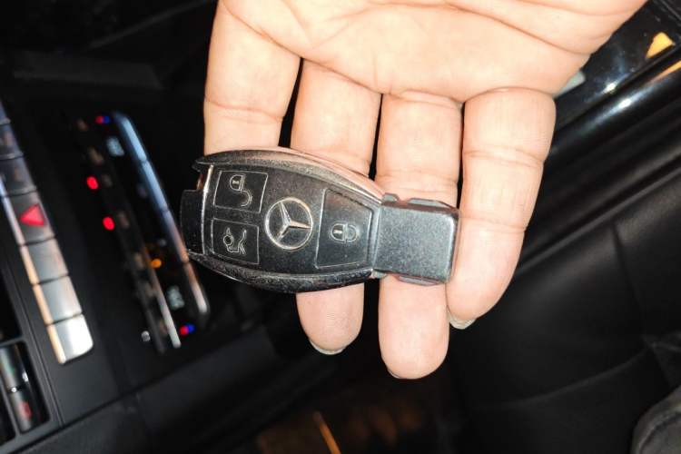 Used Mercedes-Benz E-Class 2015 E 200 L Sport Edition Vehicle Key