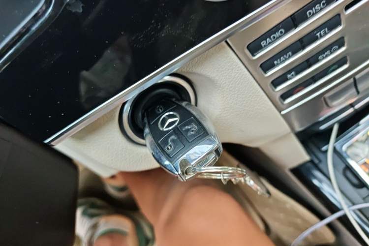 Used Mercedes-Benz E-Class 2015 E 200 L Sport Edition Vehicle Key
