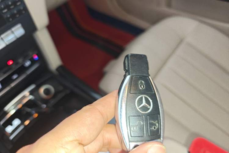 Used Mercedes-Benz E-Class 2015 E 200 L Sport Edition Vehicle Key
